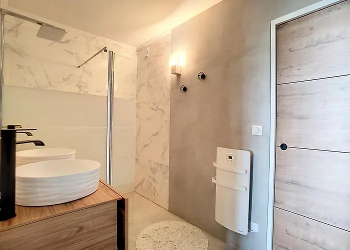 Le Grand Large, Face A Vous شقة كاسيس